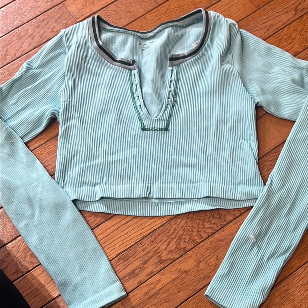 Green Fitted Crop Polo Blouse